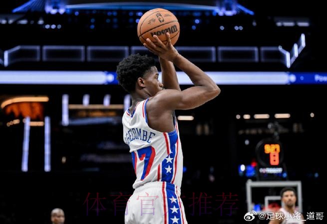 舒梅切尔谈球迷嘘声：阿诺德应当作英雄欢迎归来